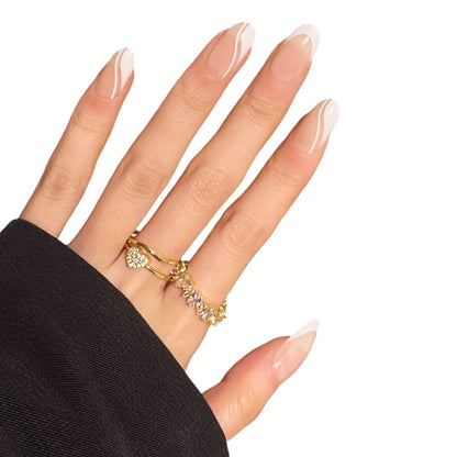 Elegantes French Tip Nageldesign