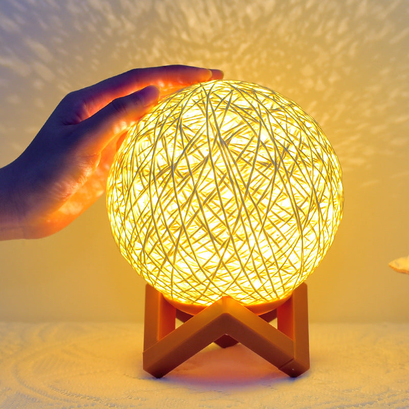 Künstlerische Tischlampe mit geometrischem Design