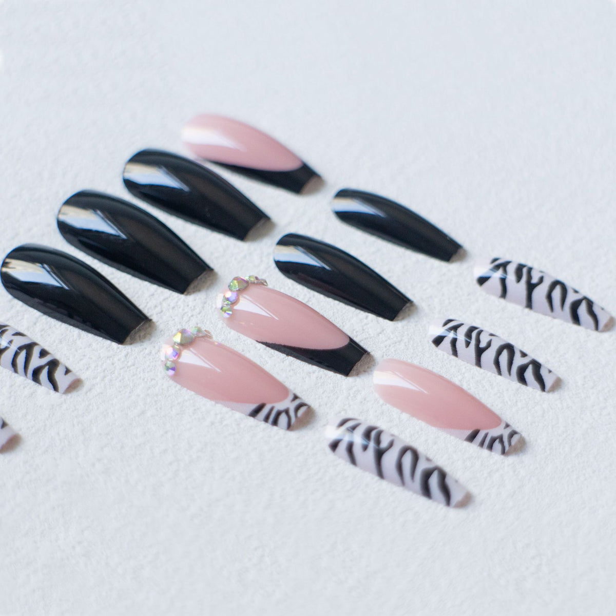 Trendige Tierdruck Nagelkunst Set