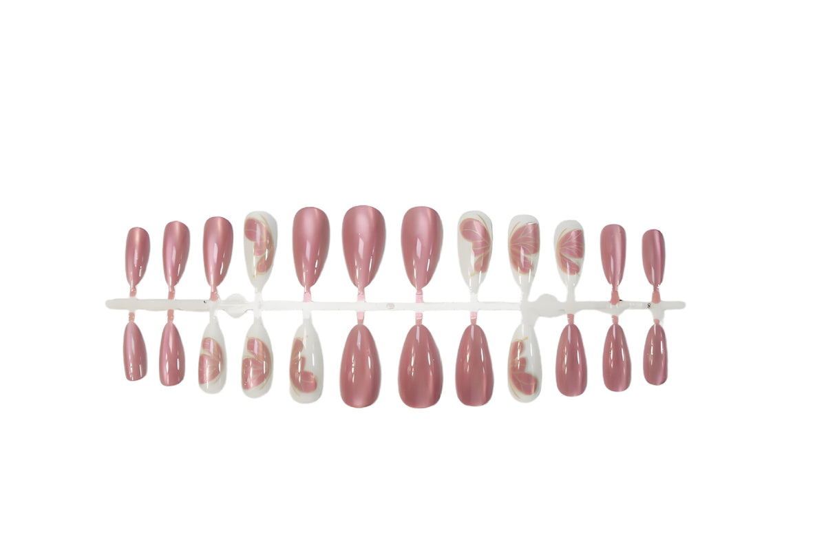 Kunstnagel Set mit luxuriösen, floral-musternden Designs Brehn