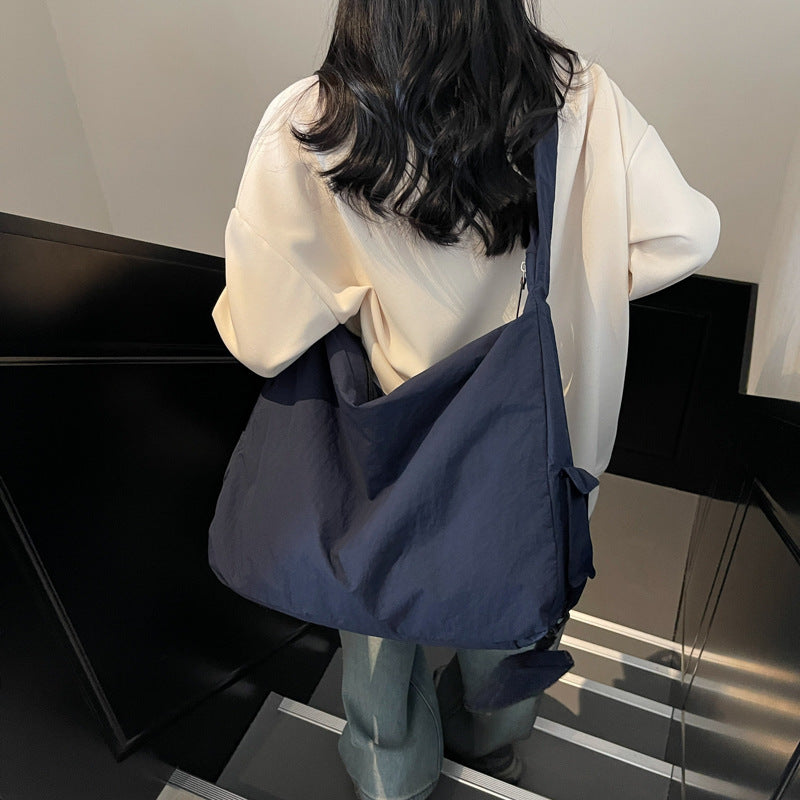 Geräumige Mehrfachtaschen-Hobo-Tasche