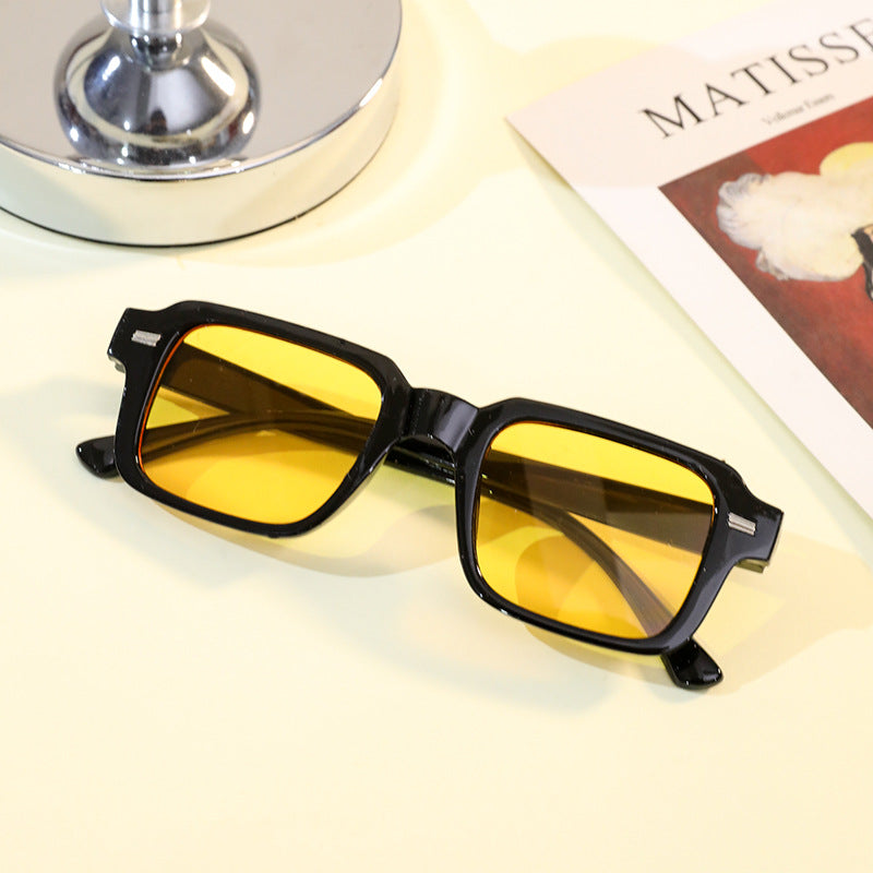Damen moderne rechteckige Sonnenbrille mit farbigen Gläsern Brehn