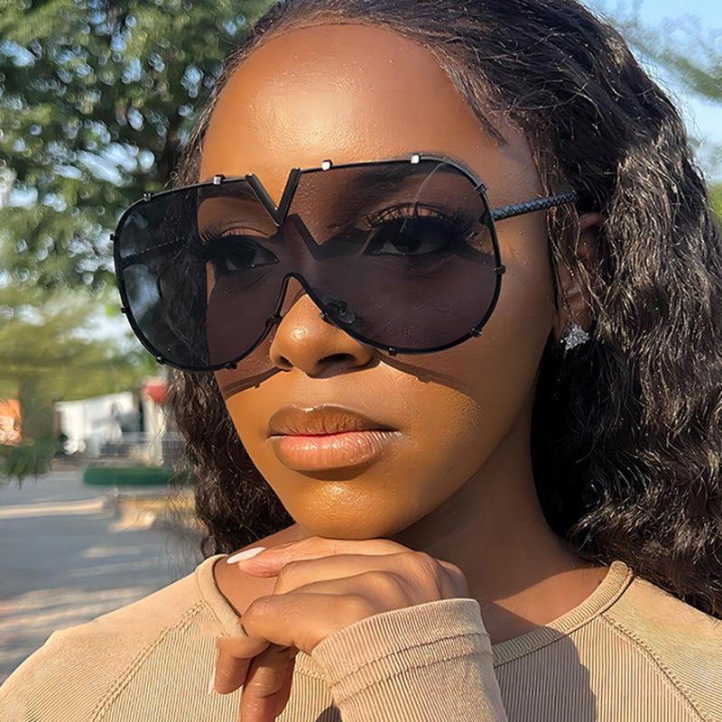 Damen oversized Schutzbrille im modernen Design Brehn