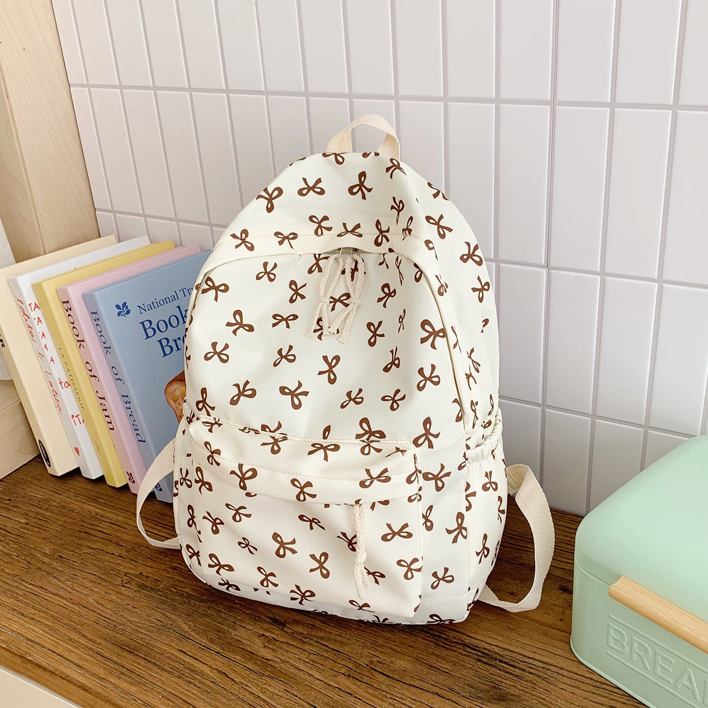 Rucksack mit Kreativem Schleifenmotiv und Durchdachten Stauräumen Brehn