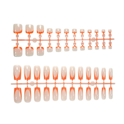Kunstnagelset mit modernen geometrischen Nageldesigns Brehn