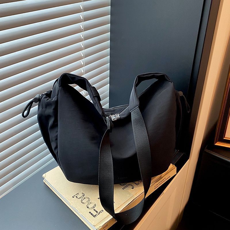 Entspannte Sling-Tasche Brehn