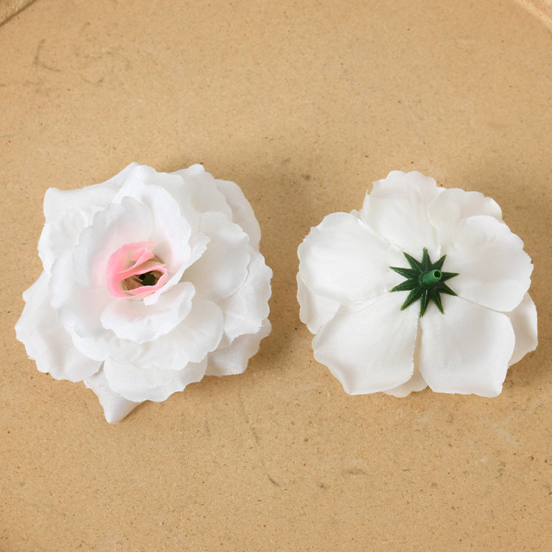 Blumenverzierter Haarschmuck