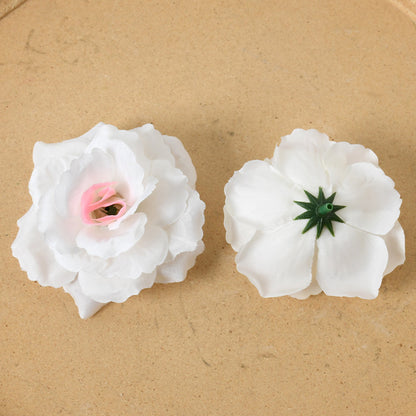 Blumenverzierter Haarschmuck