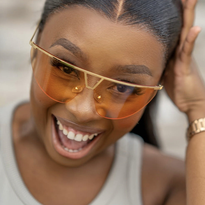 Damen futuristische Sonnenbrille mit schützendem Metallrahmen Brehn