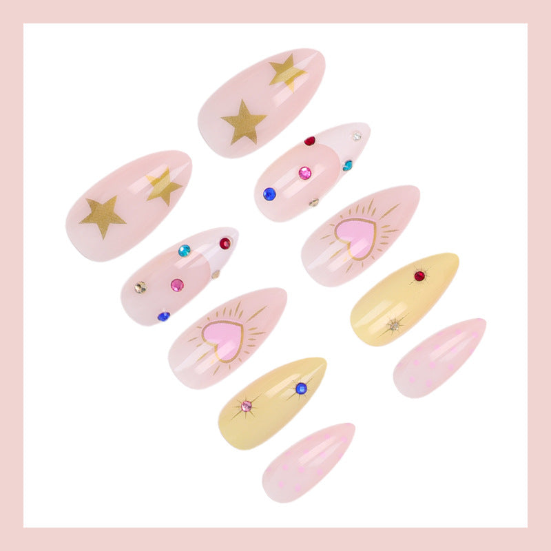 Kunstnagelset mit stilvollen Herz- und Sternmotiven Brehn