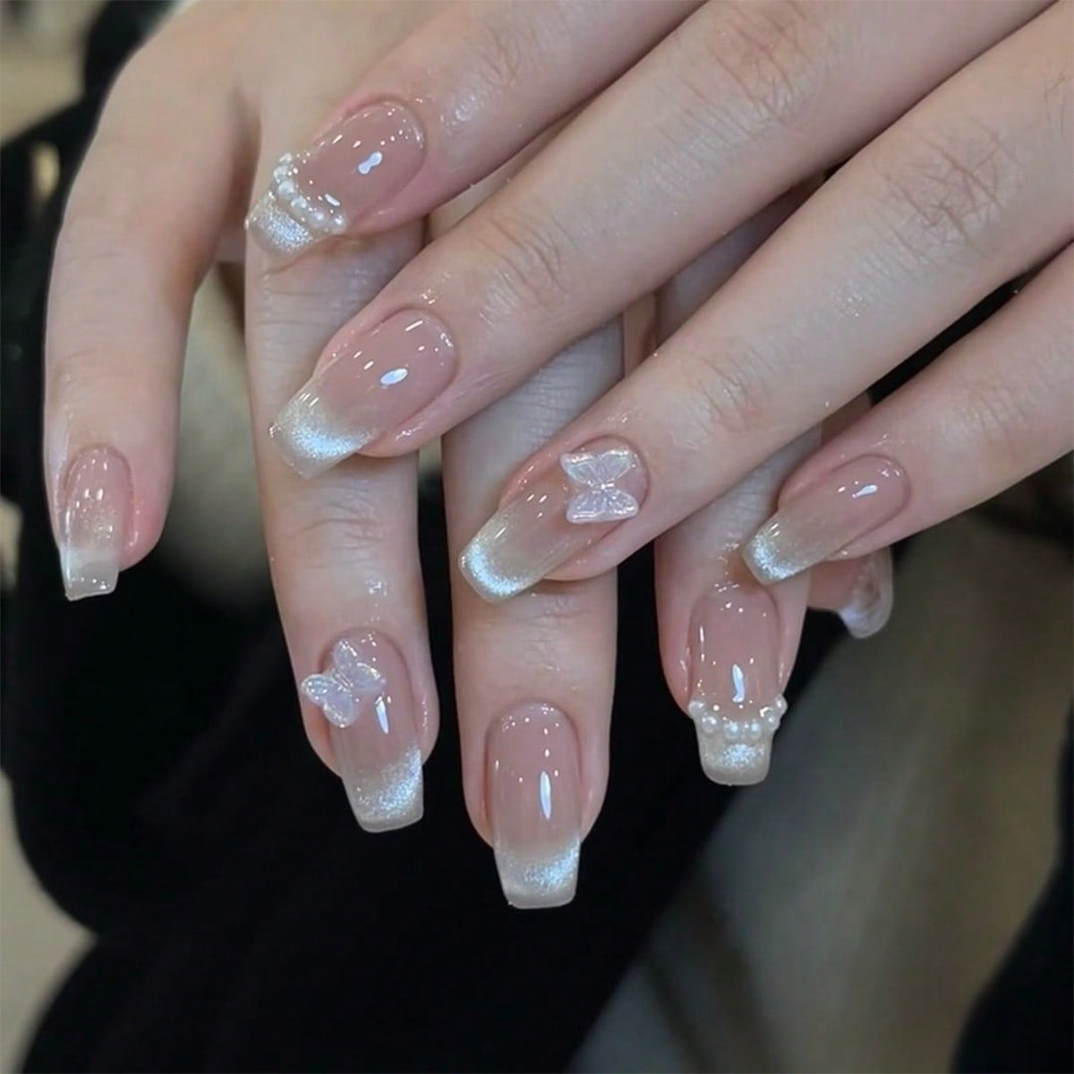 Elegante Press-On Nagelset mit dekorativen Kristallakzenten Brehn