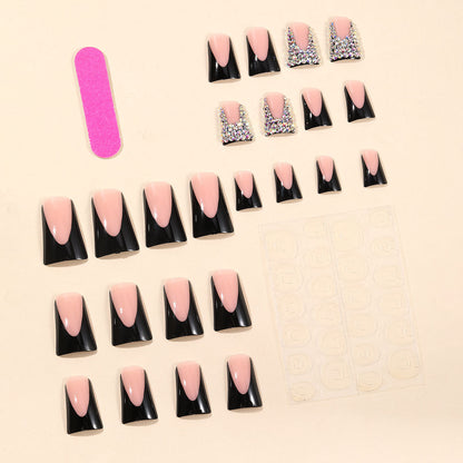 Glamouröse mit Schmucksteinakzenten verzierte Nagelverlängerungen Brehn