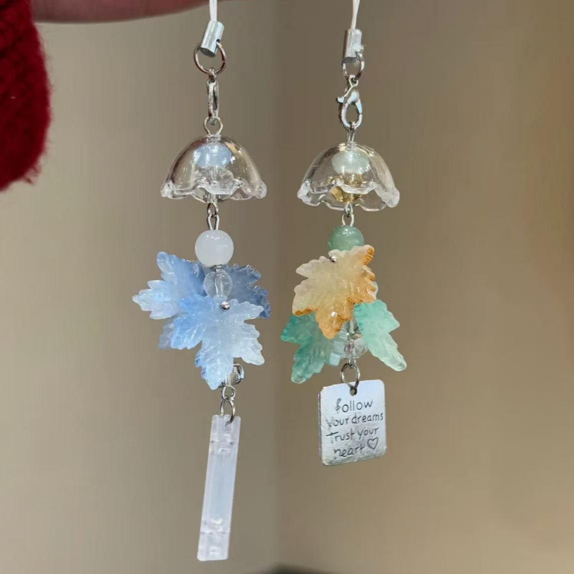 Inspirierender Blumenanhänger Charm Brehn