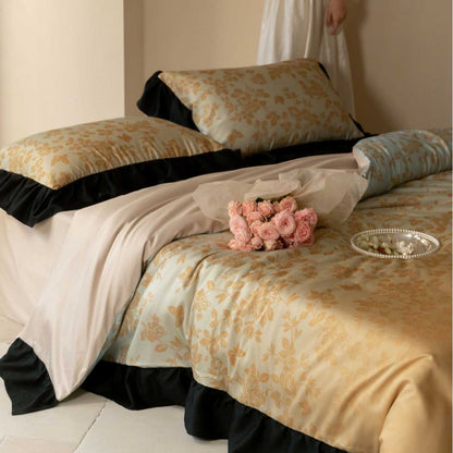 Satin-Bettwäschegarnitur mit floralem Mikrojacquard und kontrastiertem Saum