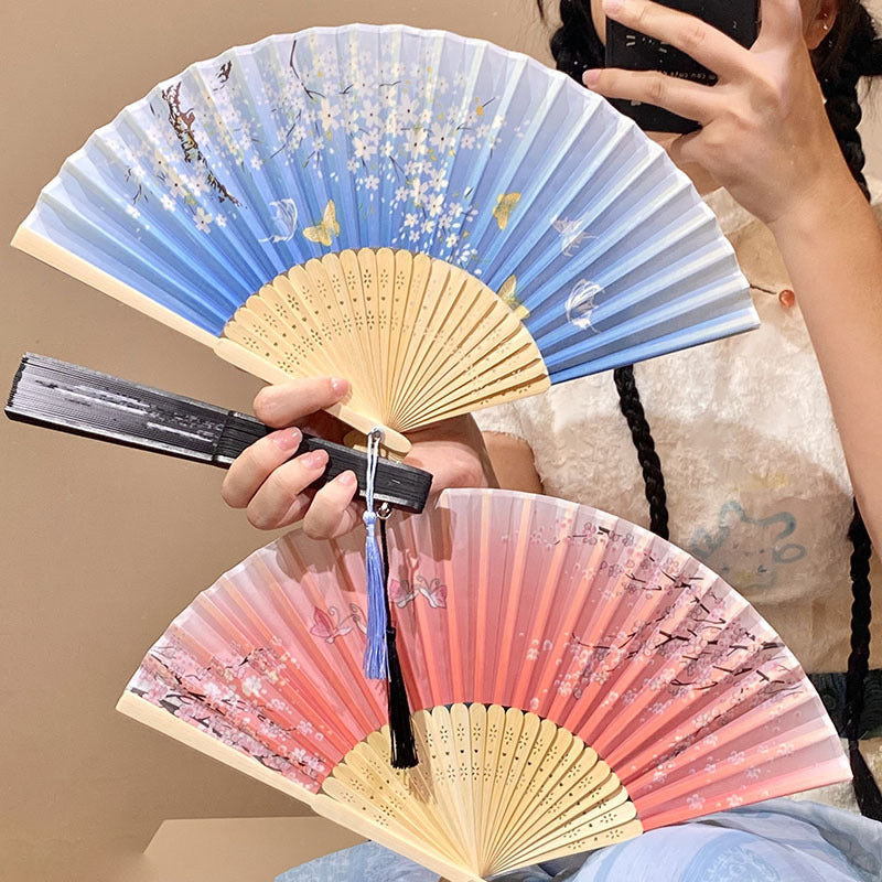 Handgefertigter Fächer mit Elegantem Blütenmuster Brehn