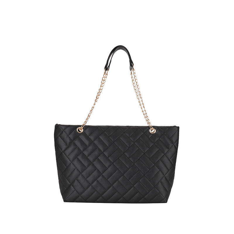 Elegante gesteppte Tote mit Kettenhenkeln