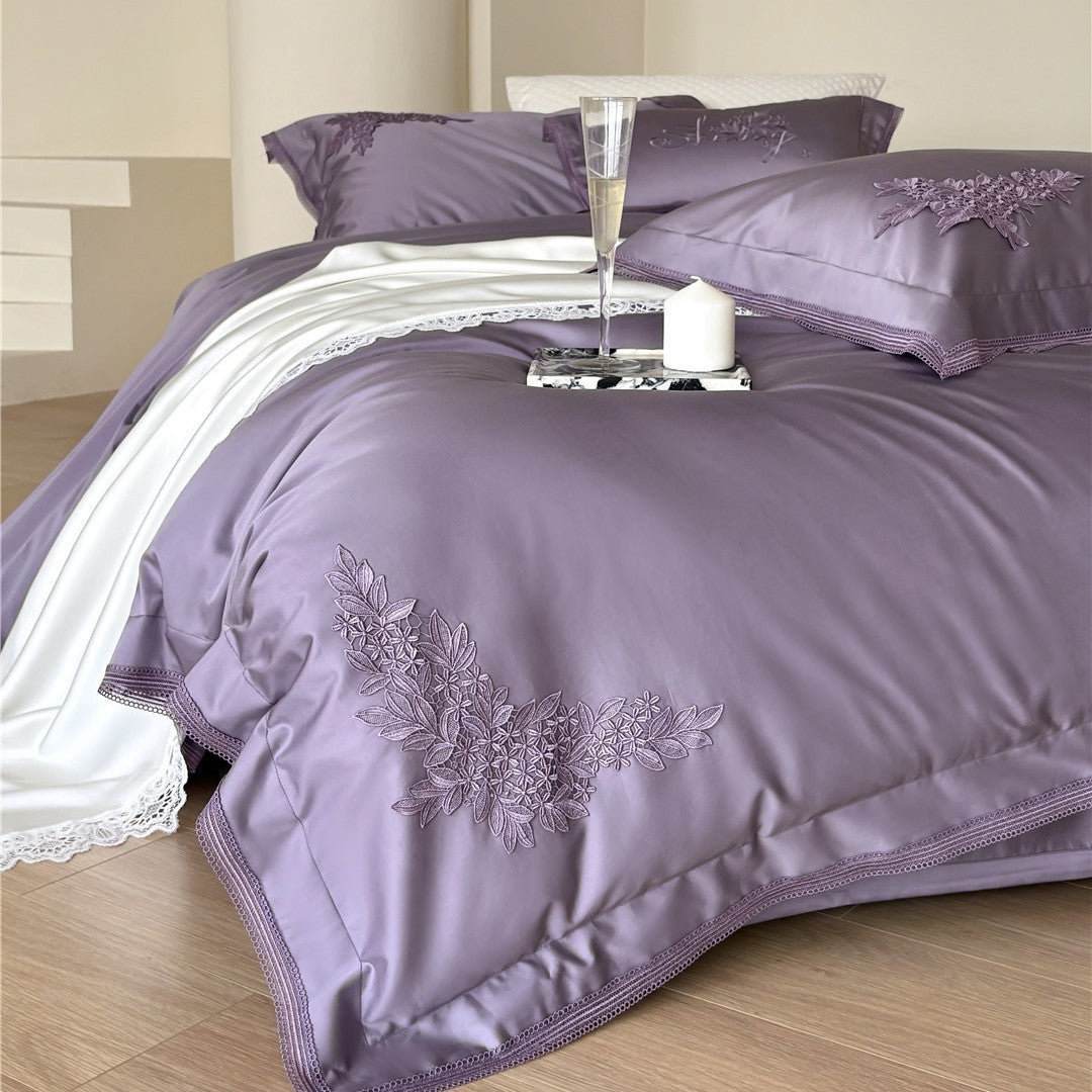 Seidenbesticktes Blumensatin-Bettwäsche-Set mit Spitzenbesatz-Kissenbezügen