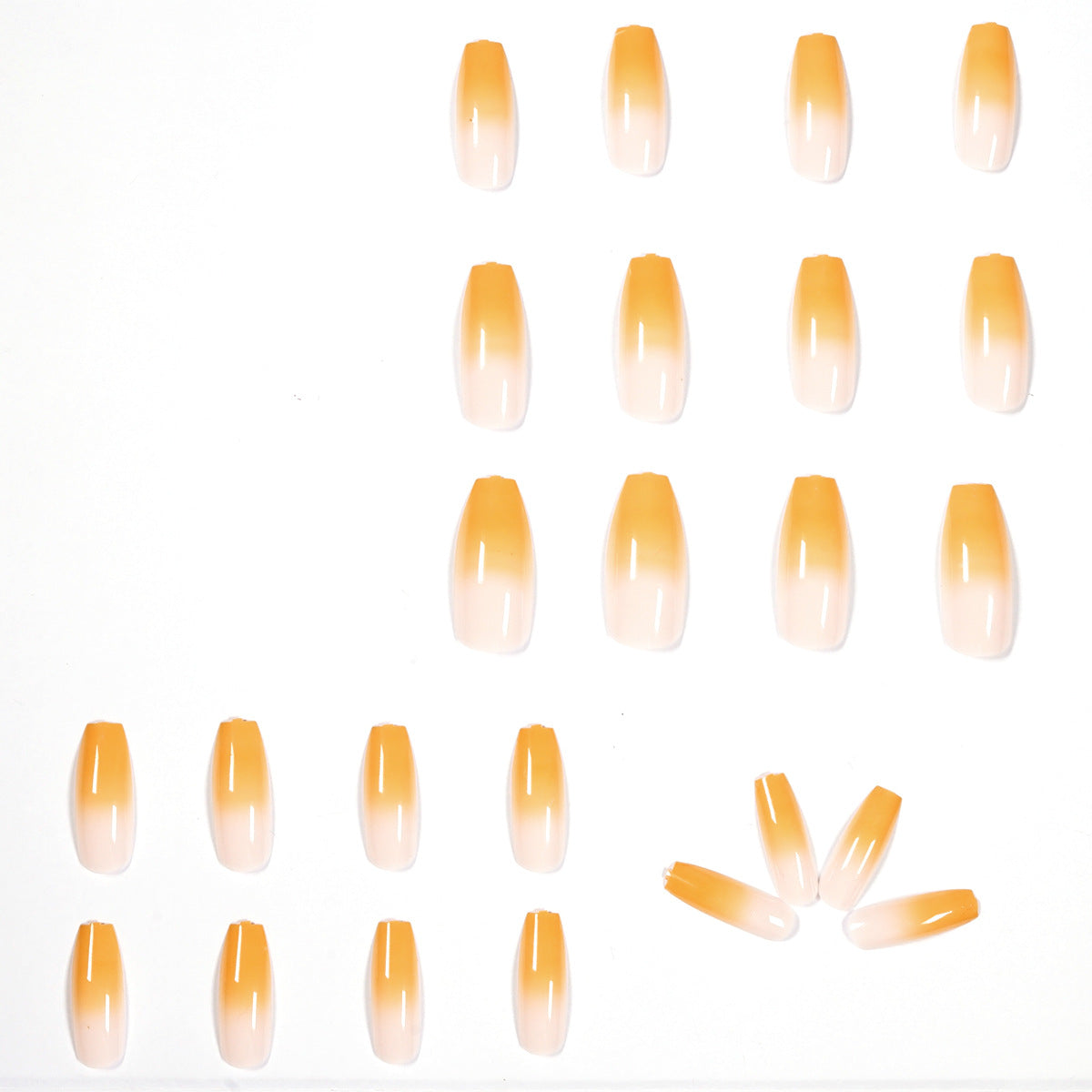 Künstliche Nagelverlängerungen im eleganten Ombre-Stil Brehn