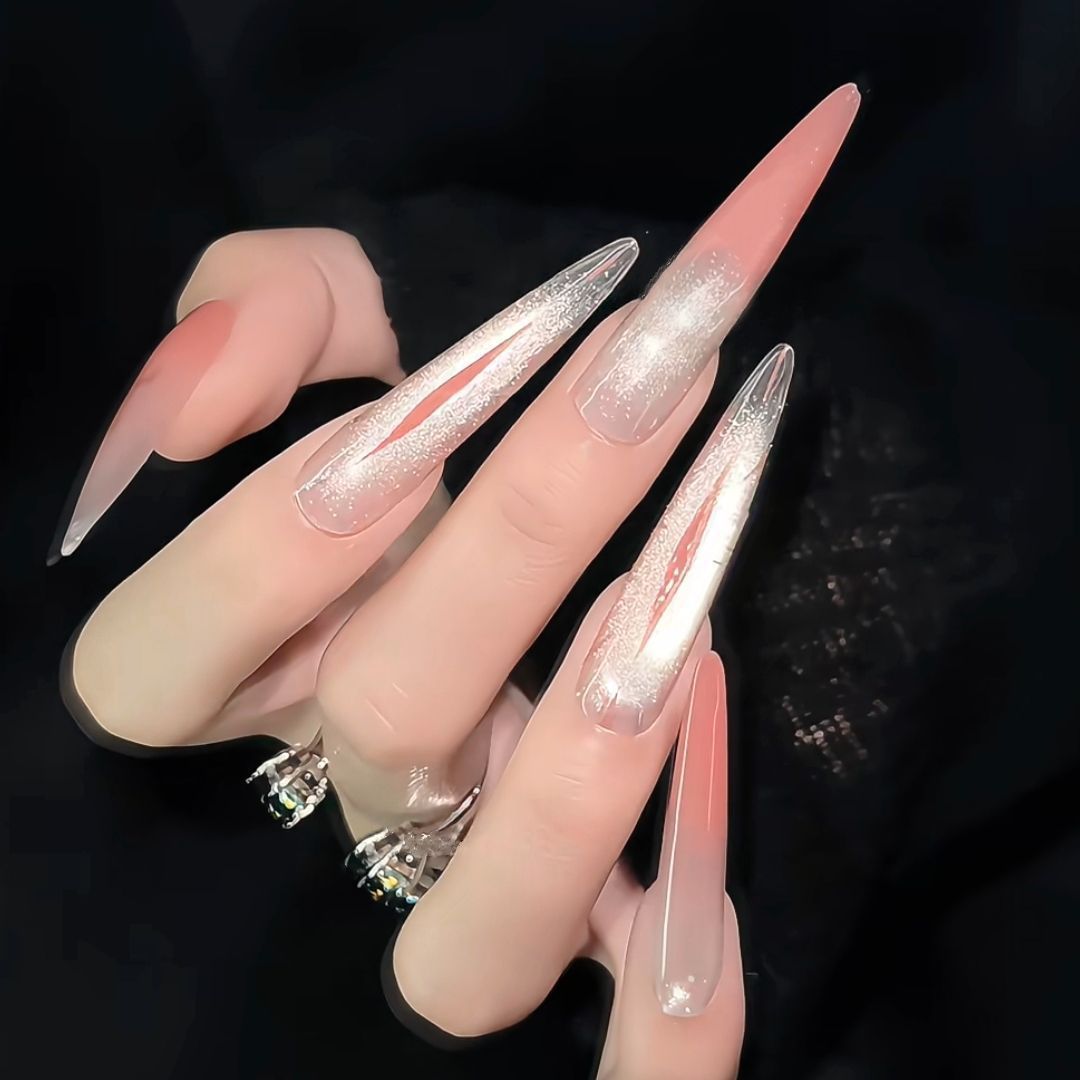 Künstlerische Lange Stiletto-Nagelverzierungen Brehn