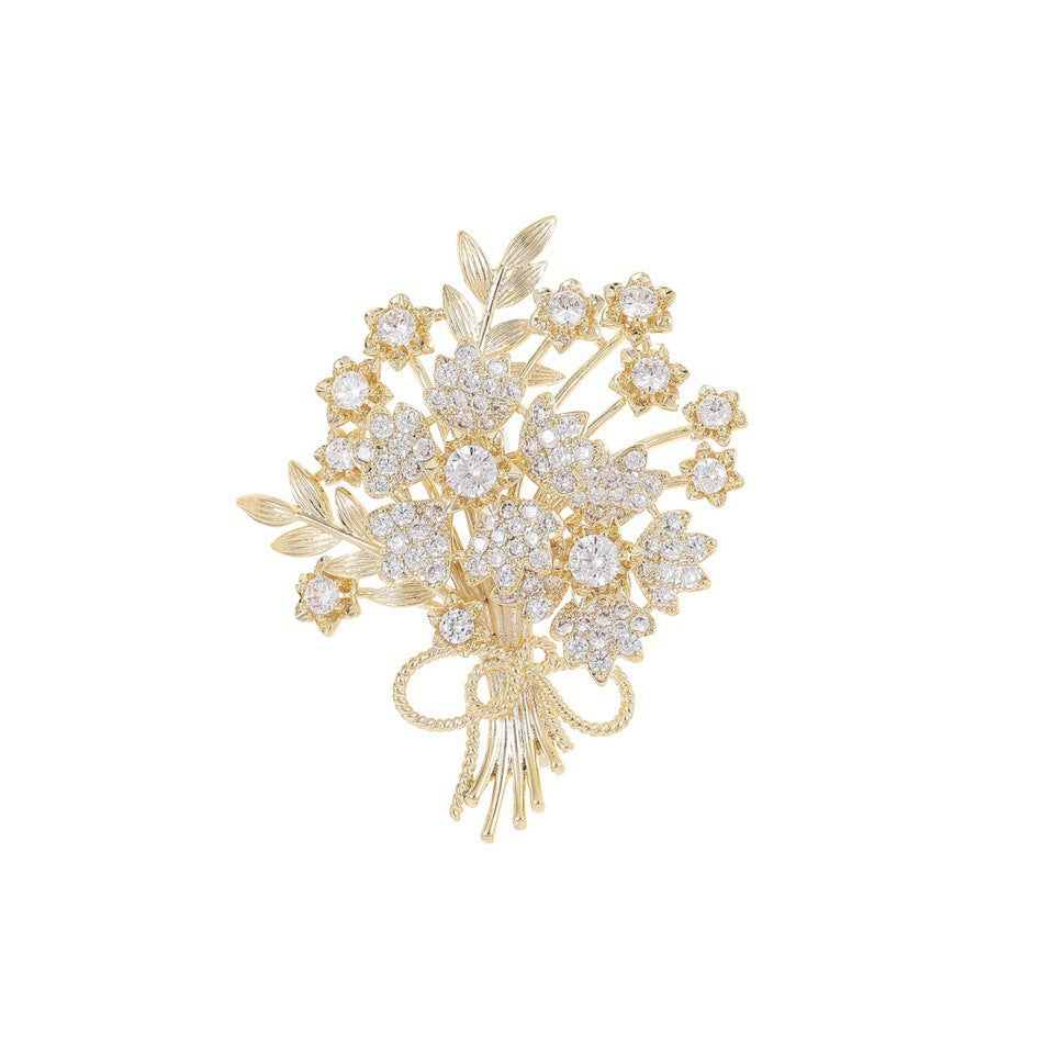 Exquisite Blumenbrosche mit Funkelnden Kristallen Brehn