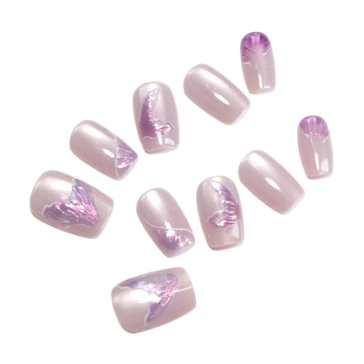 Kunstvoll gestaltete Nagelverlängerungen mit eleganten Blütenmotiven Brehn