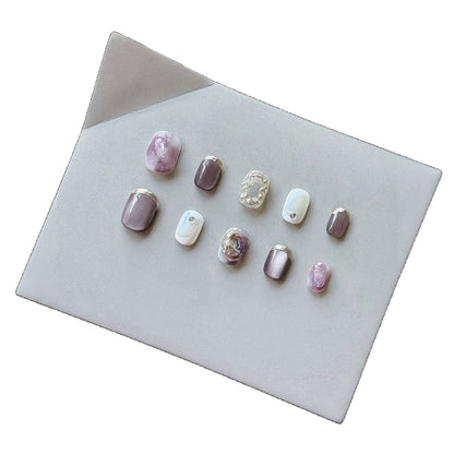Künstlerisches Press-On Nagelkunst Set mit einzigartigen Ombre- und metallischen Akzenten