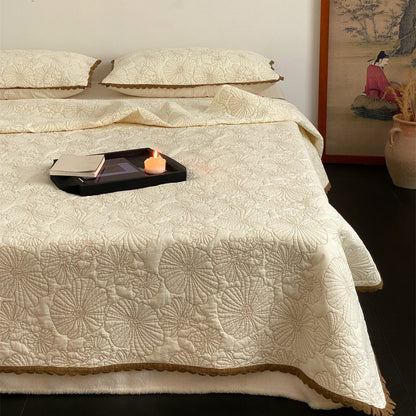 Bestickte Baumwoll-Quilt-Bettüberwurf-Set mit gewelltem Saum