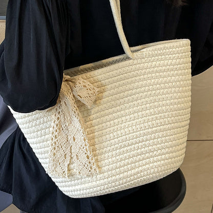 Handgefertigte dekorative Strohtasche