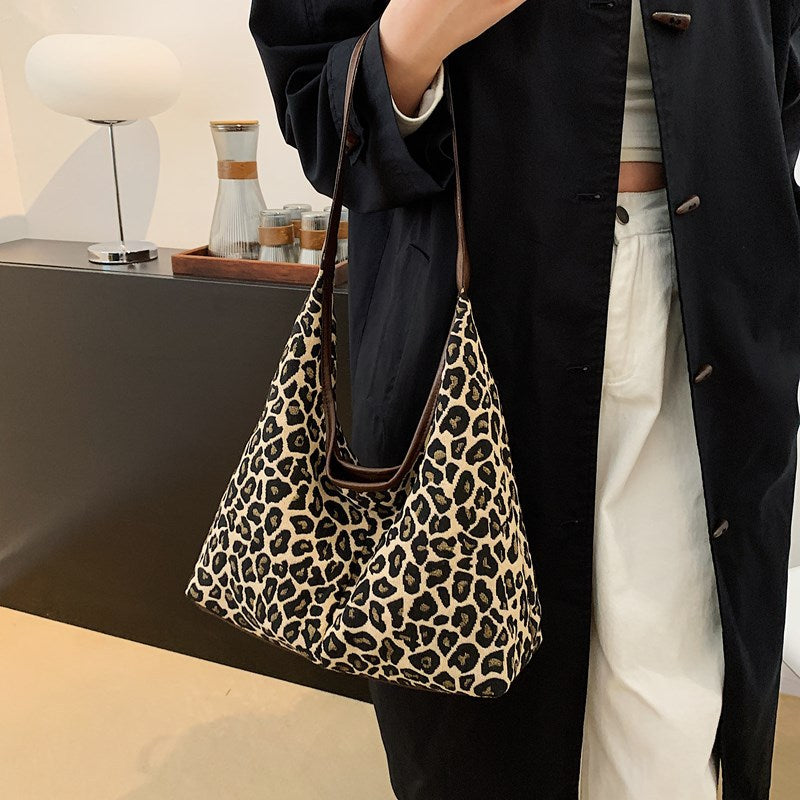 Stylische Leopardenmuster-Hobo-Tasche Brehn