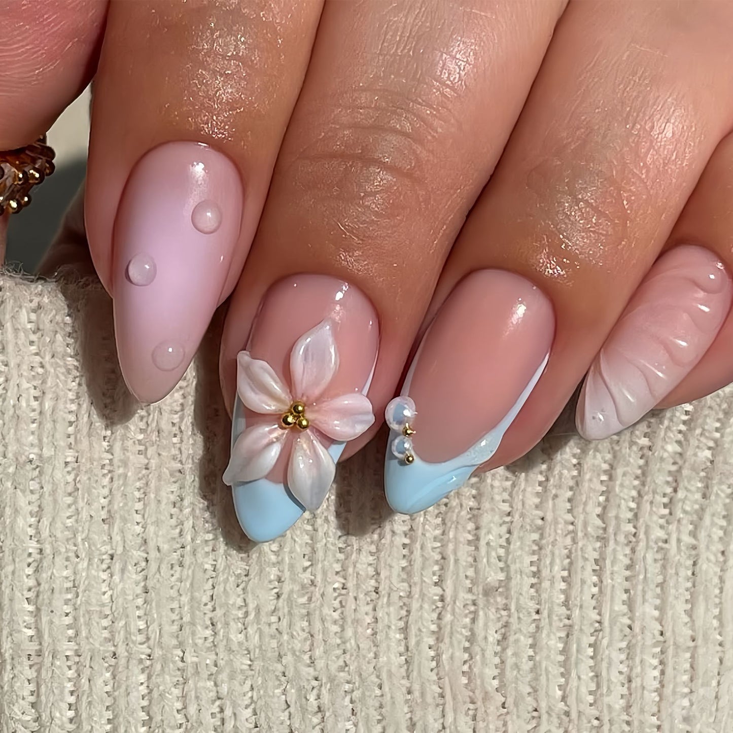 Künstlerisches florales Design Press-On Nagelset Brehn