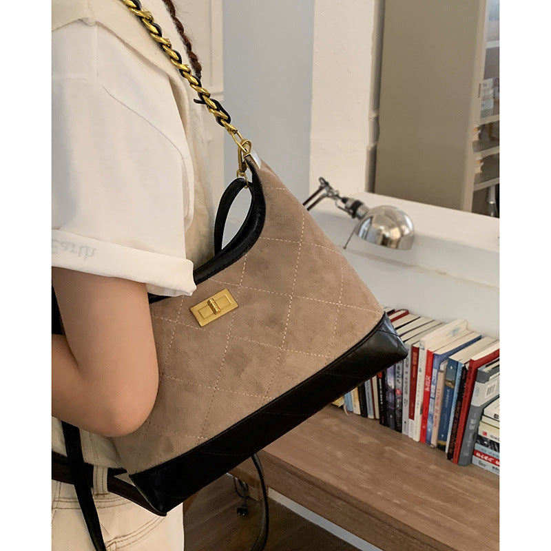 Gepolsterte Wildleder Hobo Handtasche Brehn
