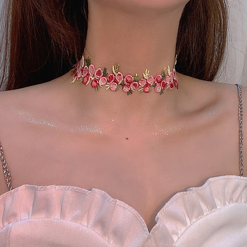 Florale Choker Halskette Brehn