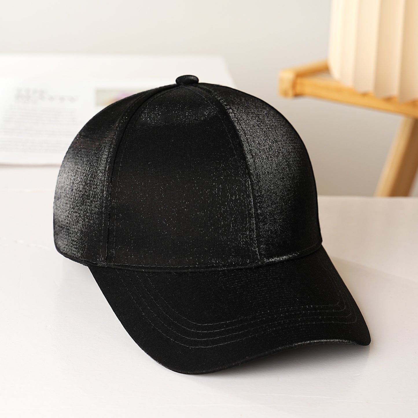 Damen Sportliche Satin-Basecap Brehn