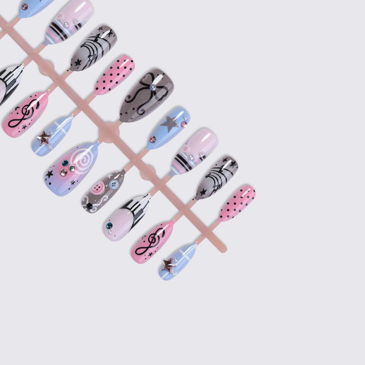 Kunstnagelset mit musikalischem Design Brehn