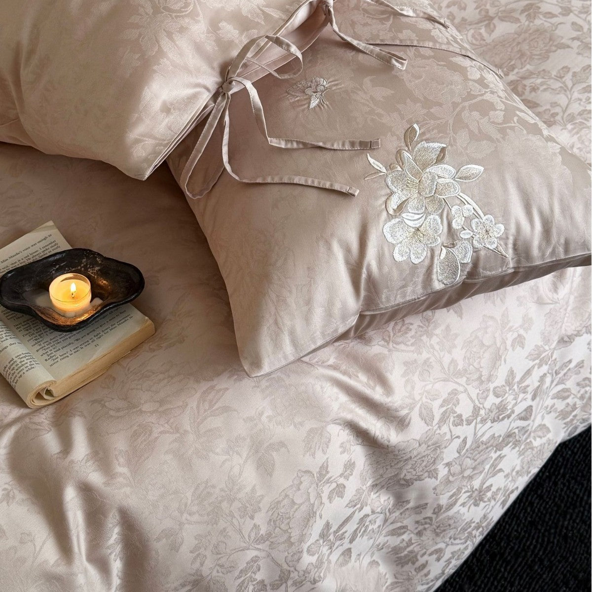 Jacquard-Bettwäsche-Set mit gestickten Kissenbezügen und seidenweichem Griff Brehn