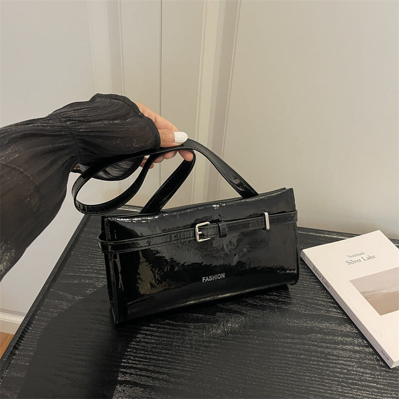 Elegante Handtasche aus Lackleder