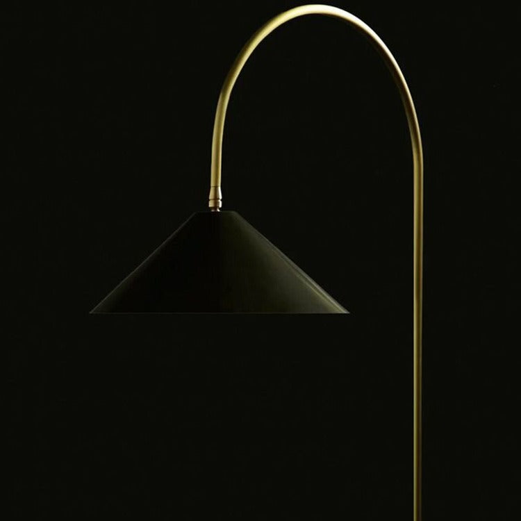 Moderne Bogen-Stehlampe mit einzigartigem Lampenschirm-Design
