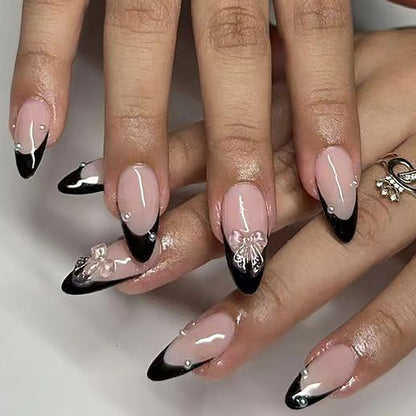 Elegantes Stiletto Press-On Nagelkunst-Set mit dekorativen Blumen- und Strassakzenten Brehn