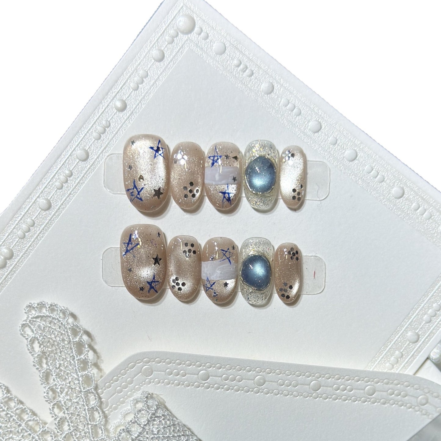 Himmelsinspiriertes Press-On Nagelset Brehn