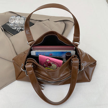Schlanke Ledertasche
