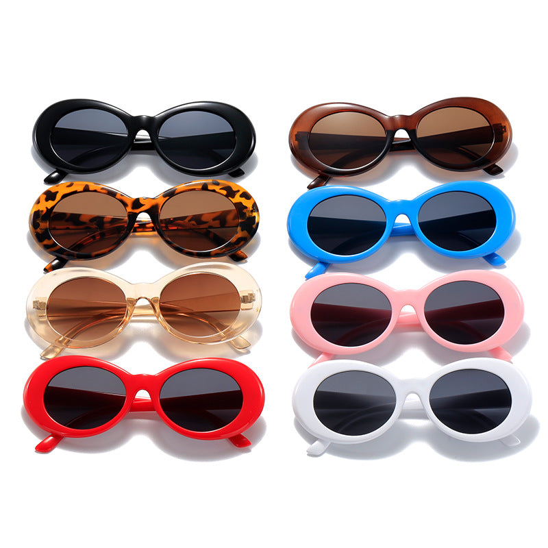 Damen Retro-inspirierte Sonnenbrille mit einem eleganten, ovalen Rahmen Brehn