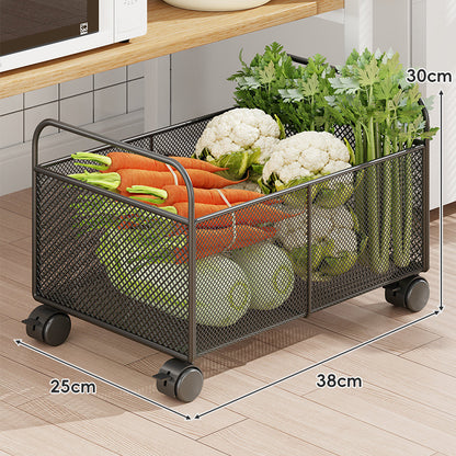 Rollwagen aus Mesh mit Holzgriffen