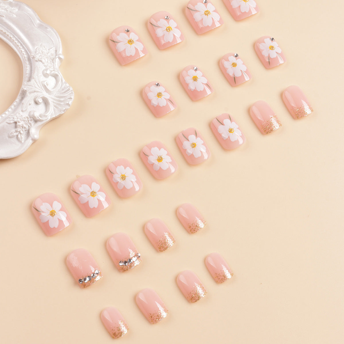 Blumenmuster Press-On Nagelkunst Tipps Brehn