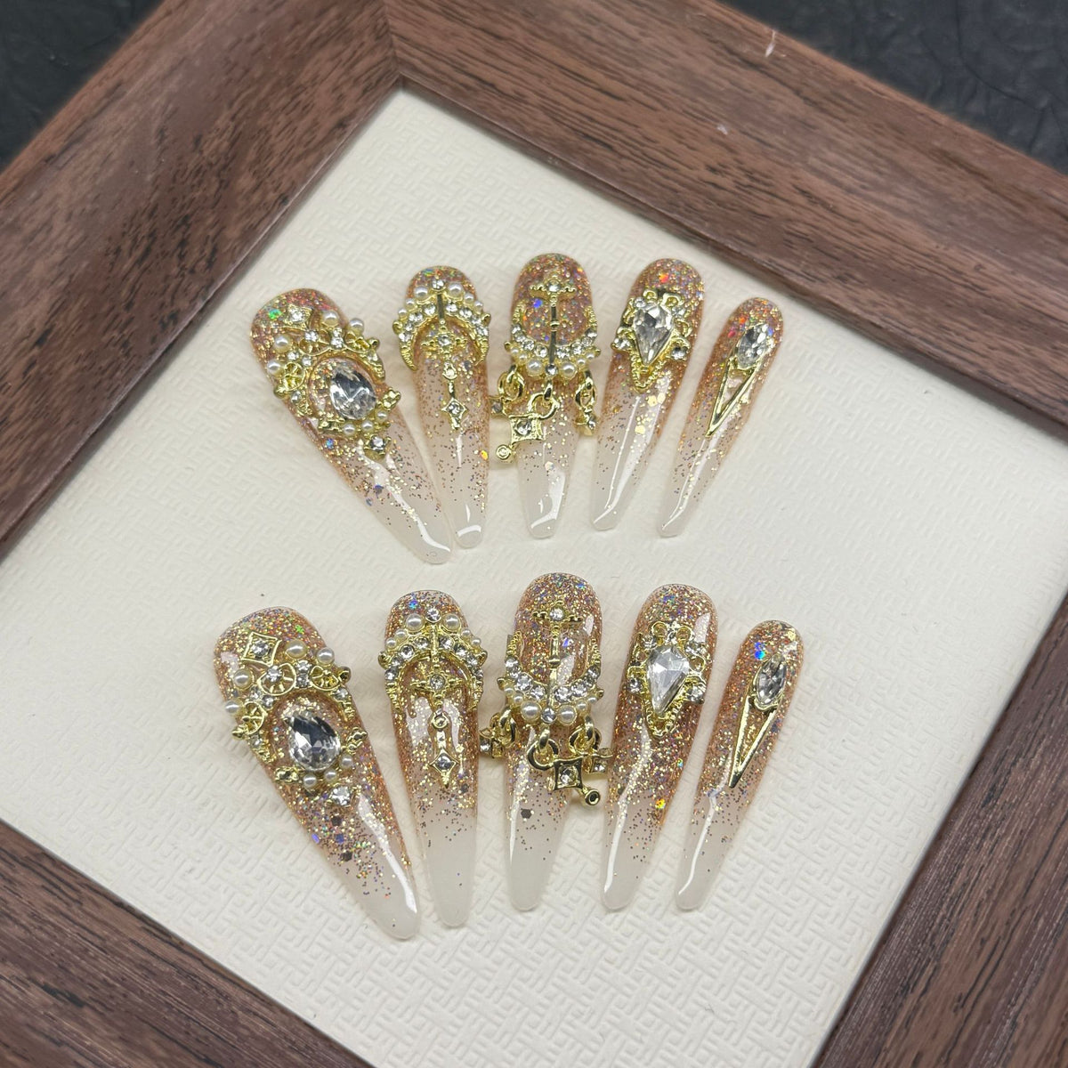 Glitzerndes dekoratives Press-On-Nagelkunst-Set