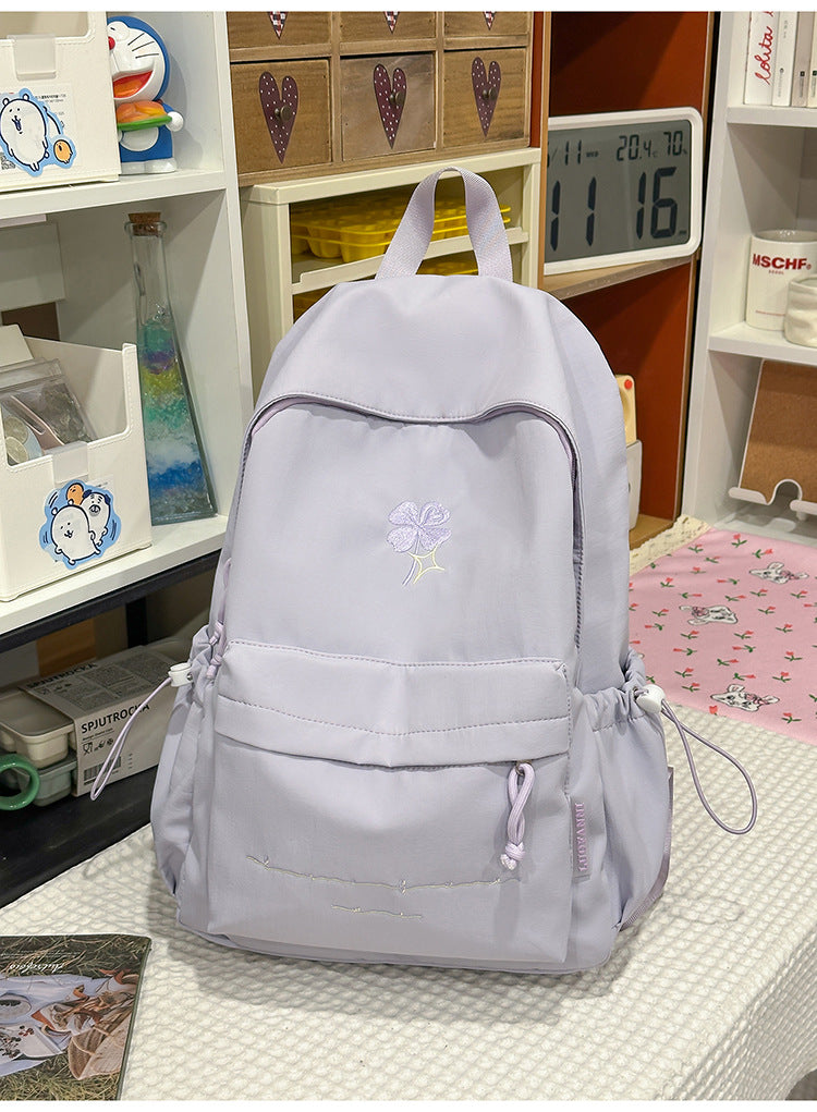 Lässiger bestickter Schulrucksack