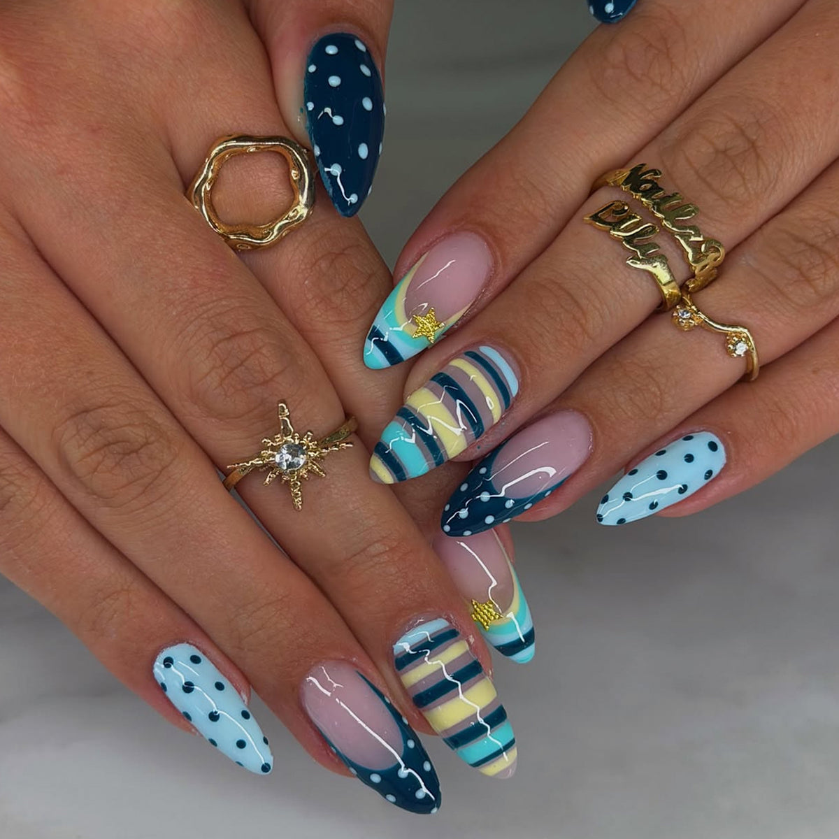 Künstlerische Nagelkunst