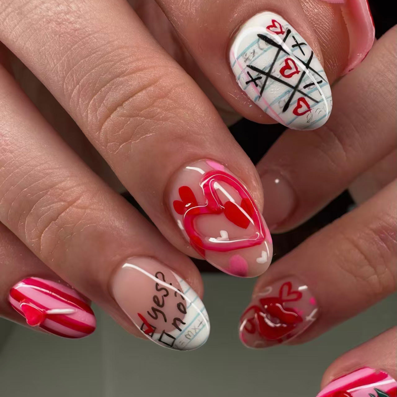 Kreatives Herz-Nageldesign Set Brehn
