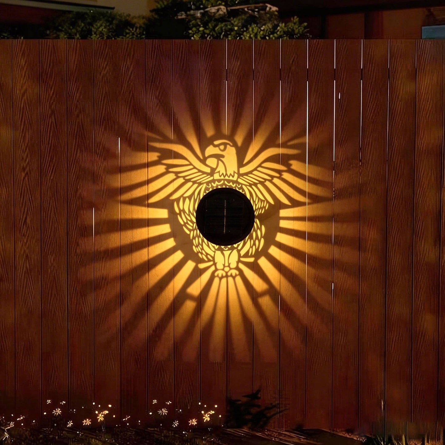 Solar-Projektionslaterne mit filigranem Mandala-Ausschnitt und warmem LED-Spotlight Brehn