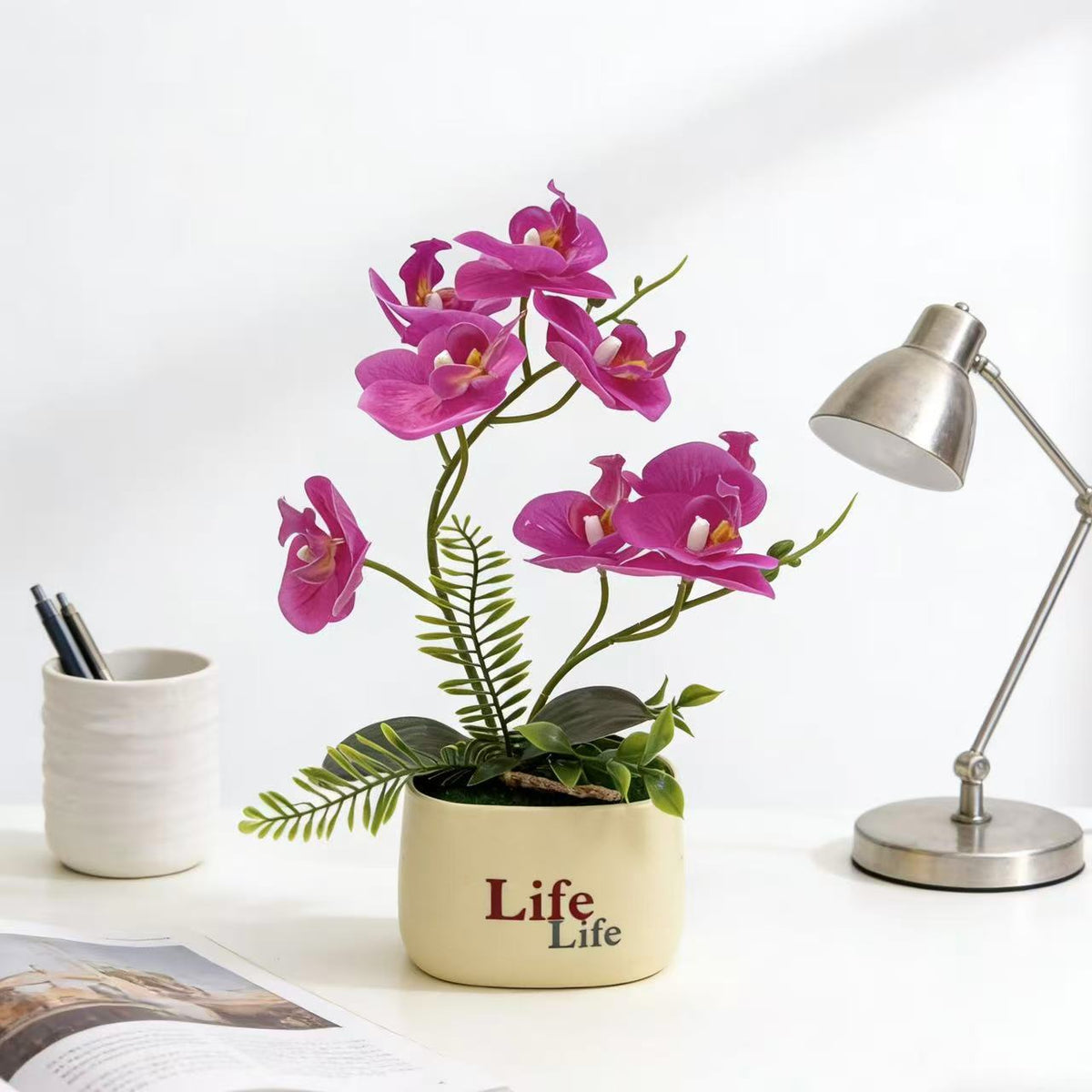 Dekorative gefälschte Orchideen-Pflanzenanordnung