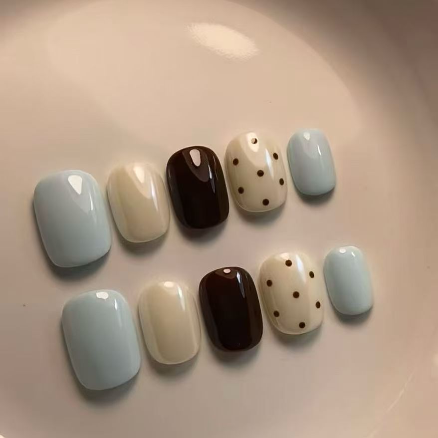Künstlerisches Kaffee-inspiriertes Press-On Nagelkunst Set Brehn